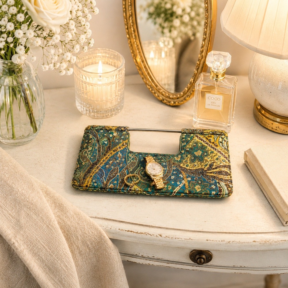 ECHO Paisley Clutch Handbag Silver Metal Handle Evening Bag Women's Vintage Boho